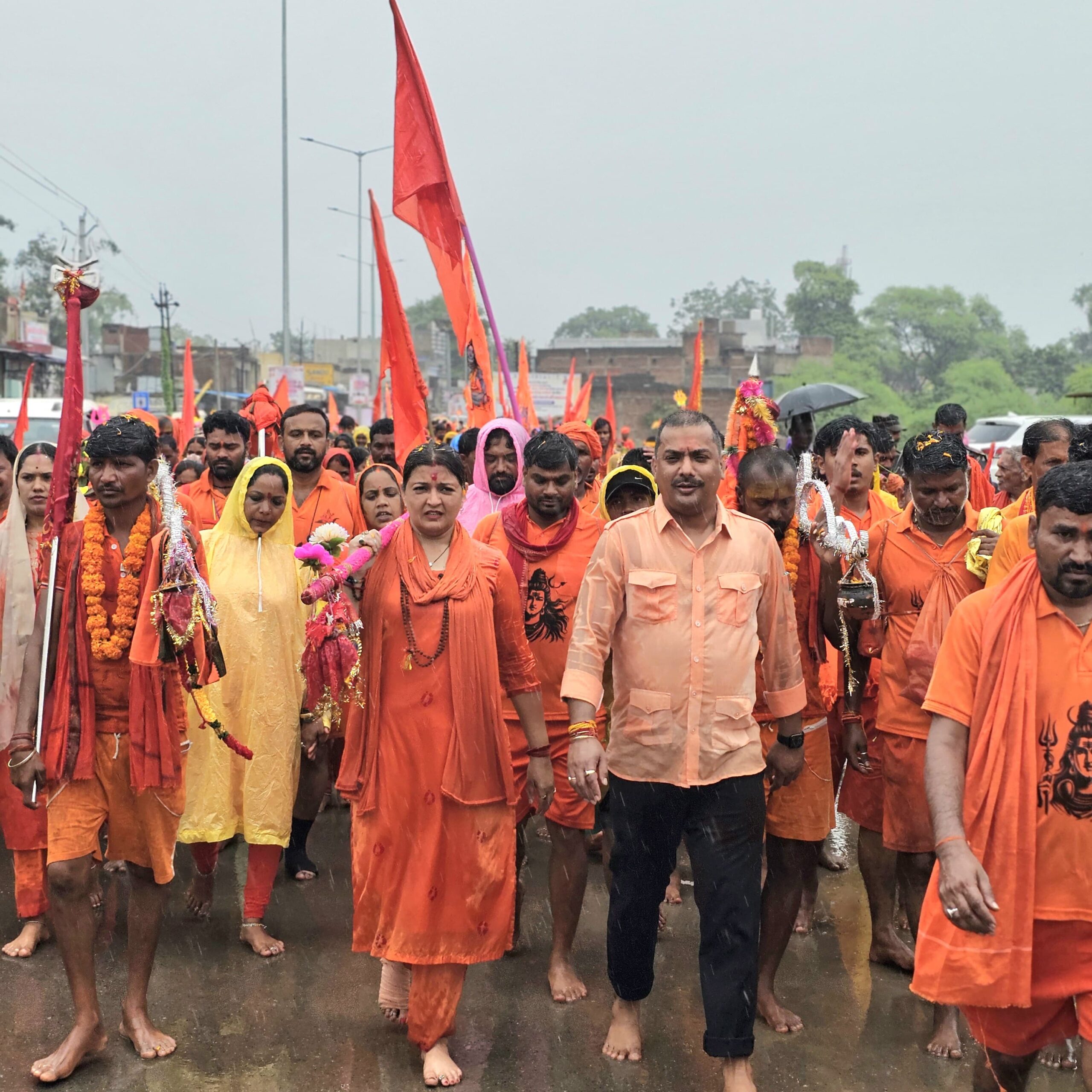 कांवड़ यात्रा पर निकली पंडरिया विधायक भावना, विधायक सुशांत हुए शामिल