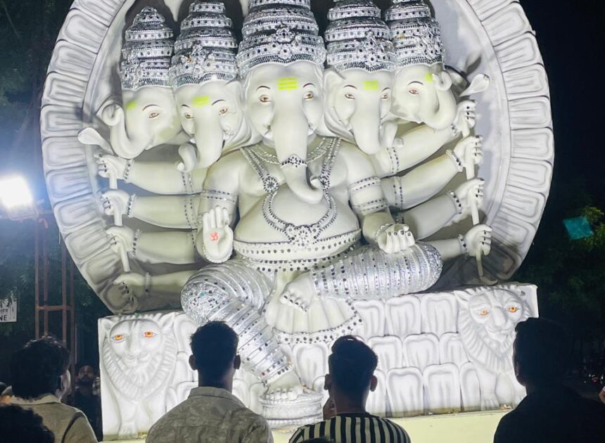सिंधु सहारा समिति गणेशोत्सव समिति, शानदार 11 वा वर्ष,, धूमधाम से किया गया बप्पा का आगमन