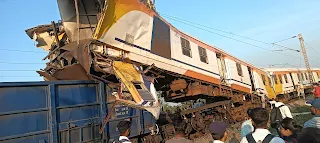 छत्तीसगढ़ के बिलासपुर में खड़ी मालगाड़ी से टकराई पैसेंजर ट्रेन, आठ की मौत 18 घायल,राहत एवं बचाव कार्य जारी,,