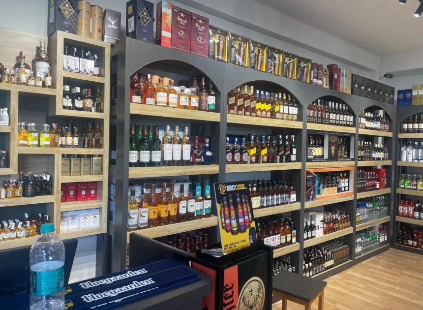 छत्तीसगढ़ मे सरकार शराब पर मेहरबान,बार लाइसेंस राशि हुई कम, स्वास्थ्य और शिक्षा के क्षेत्र मे सरकार विफल, शराब पर मेहरबानी आखिर क्या मजबूरी?