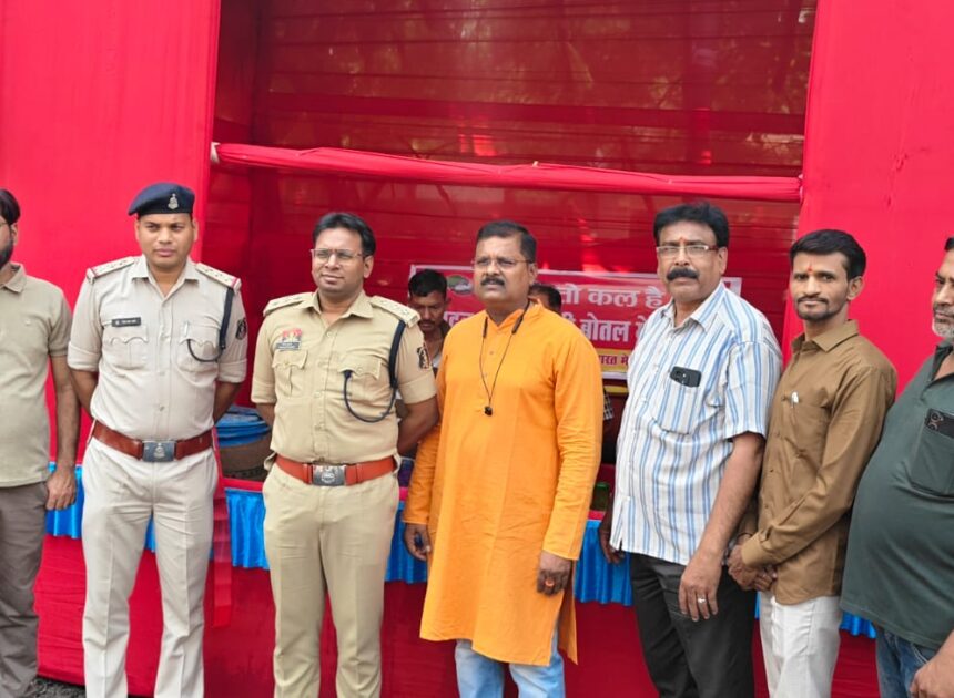 शास्त्री बाजार व्यापारी संघ के सहयोग से निर्मित प्याऊ घर का शुभारंभ,, CSP और थाना प्रभारी ने किया शुभारंभ,, व्यापारीगण रहे उपस्थित