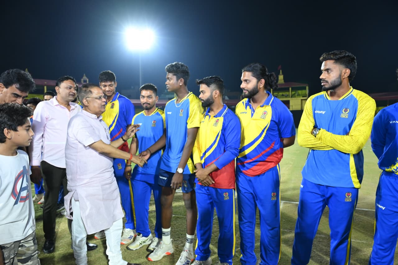 छत्तीसगढ़ क्रिकेट संघ को 12 एकड़ जमीन आवंटन की प्रक्रिया जल्द -अमर अग्रवाल,,,विधायक अग्रवाल ने कहा -रघुराज स्टेडियम में सिर्फ ड्यूज बाल से होंगे मैच,, स्वर्गीय&nbsp; लखीराम अग्रवाल स्मृति अखिल भारतीय ड्यूस बॉल क्रिकेट प्रतियोगिता का समापन 29 मार्च को, मुख्यमंत्री विष्णु देव साय होंगे मुख्य अतिथि