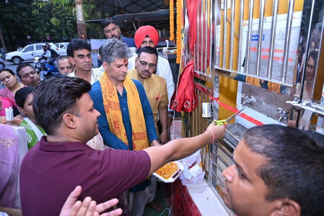 विधायक अमर अग्रवाल की पूज्य माताजी की स्मृति में लगाया गया वाटर कूलर