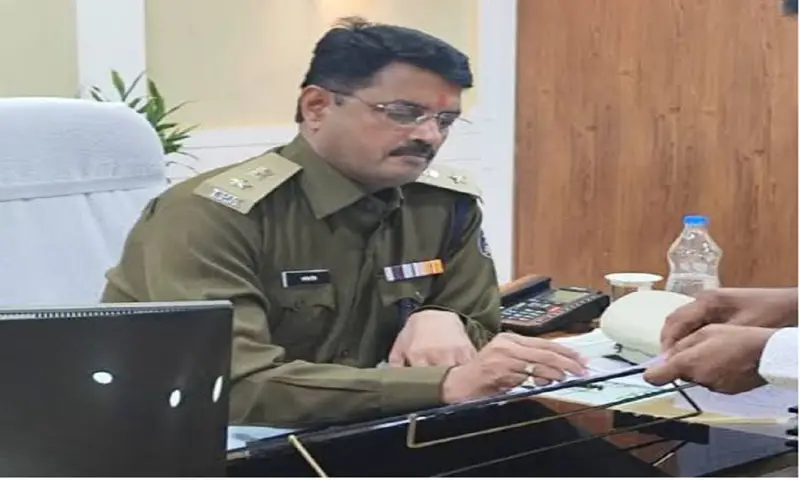 बिलासपुर SSP का सख्त एक्शन: सिरगिट्टी टीआई और विवेचना अधिकारी लाइन अटैच, रेप केस में जांच में लापरवाही पर हुई कार्रवाई…TI-SI के भी हुए तबादले