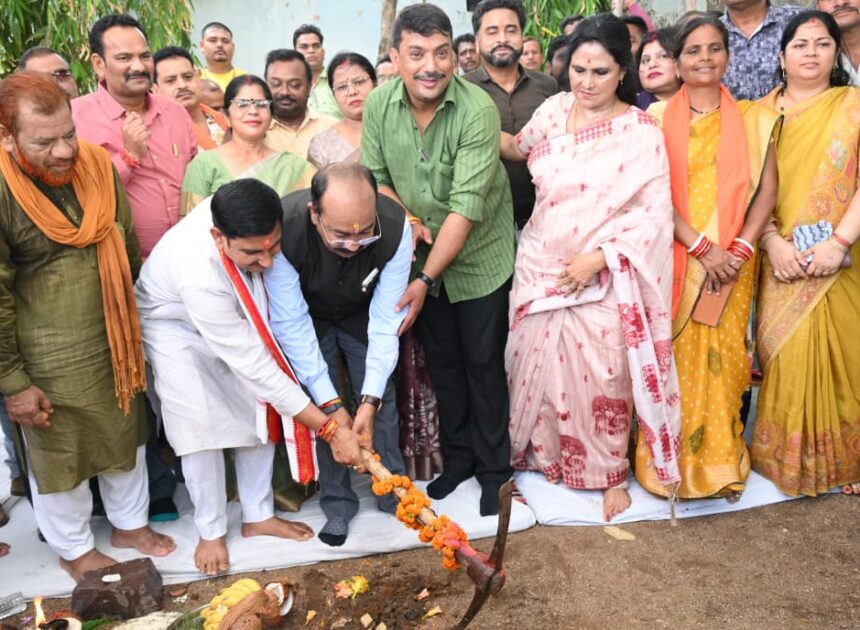 बेलतरा के मंगला में हुई विकास कार्यों की बारिश,केंद्रीय राज्य मंत्री तोखन साहू एवं उप मुख्यमंत्री अरुण साव ने दी लगभग 10 करोड़ के विकास कार्याें की सौगात,
