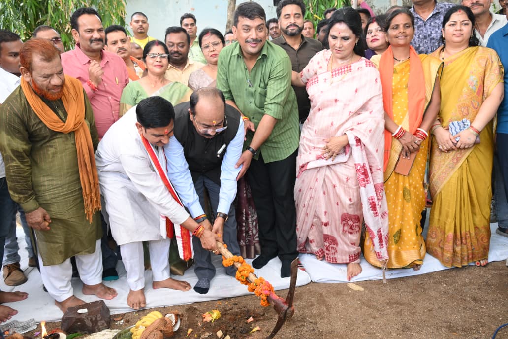 बेलतरा के मंगला में हुई विकास कार्यों की बारिश,केंद्रीय राज्य मंत्री तोखन साहू एवं उप मुख्यमंत्री अरुण साव ने दी लगभग 10 करोड़ के विकास कार्याें की सौगात,